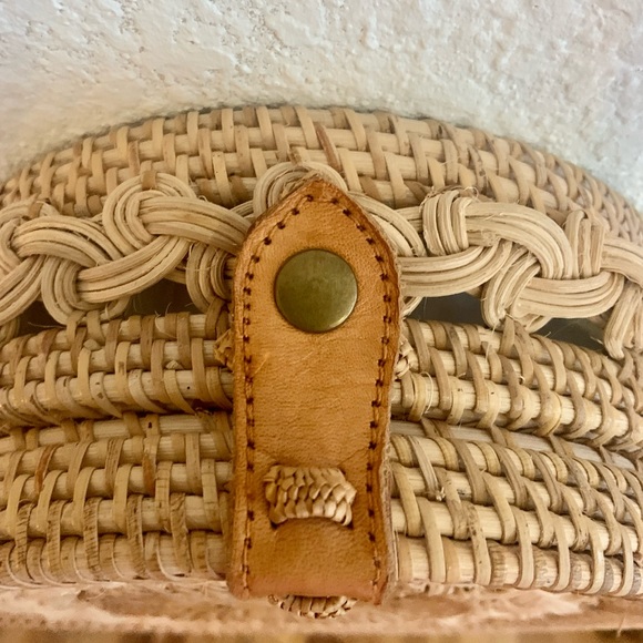 Handwoven rattan Crossbody Bag - Picture 8 of 10